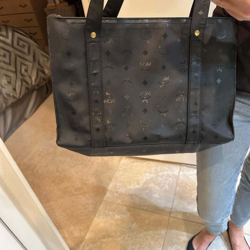 MCM. BLACK VINYL SHOULDER TOTE. EUC  ZIP TOP 15 X 10 X 5 - Picture 2 of 16